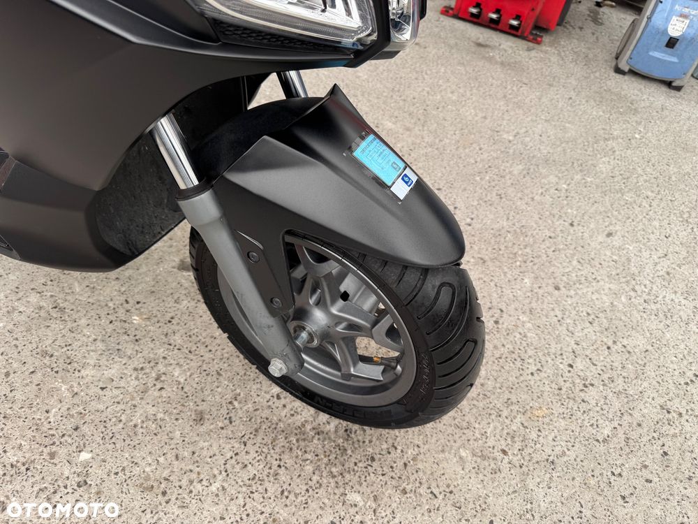 Aprilia SR - 15