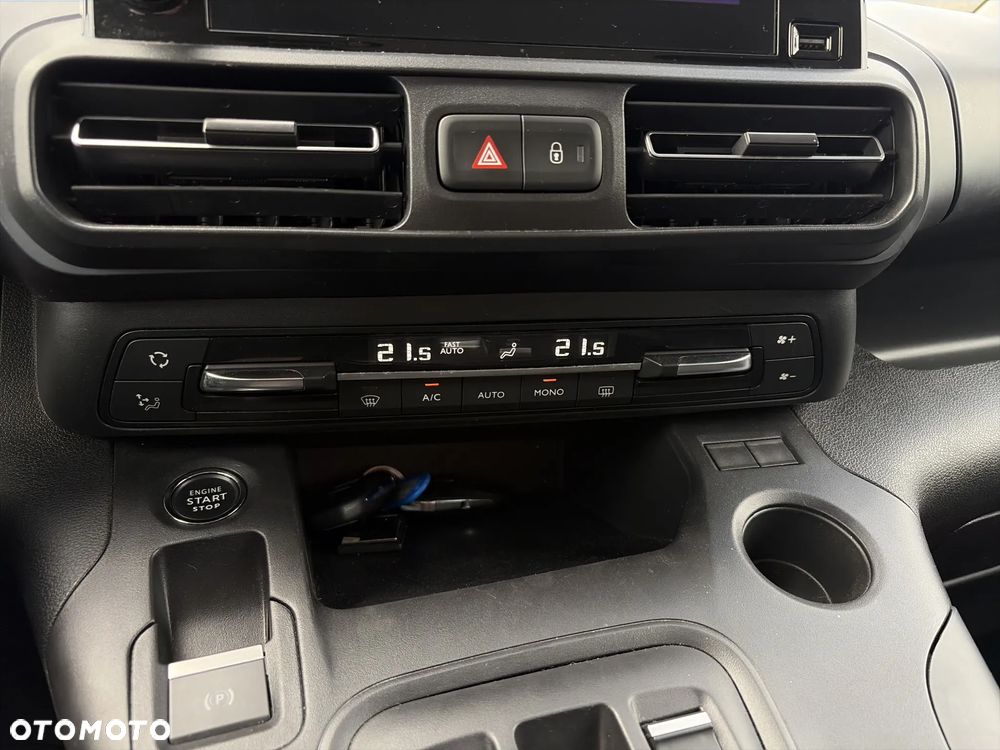 Peugeot Rifter 50kWh Allure - 26