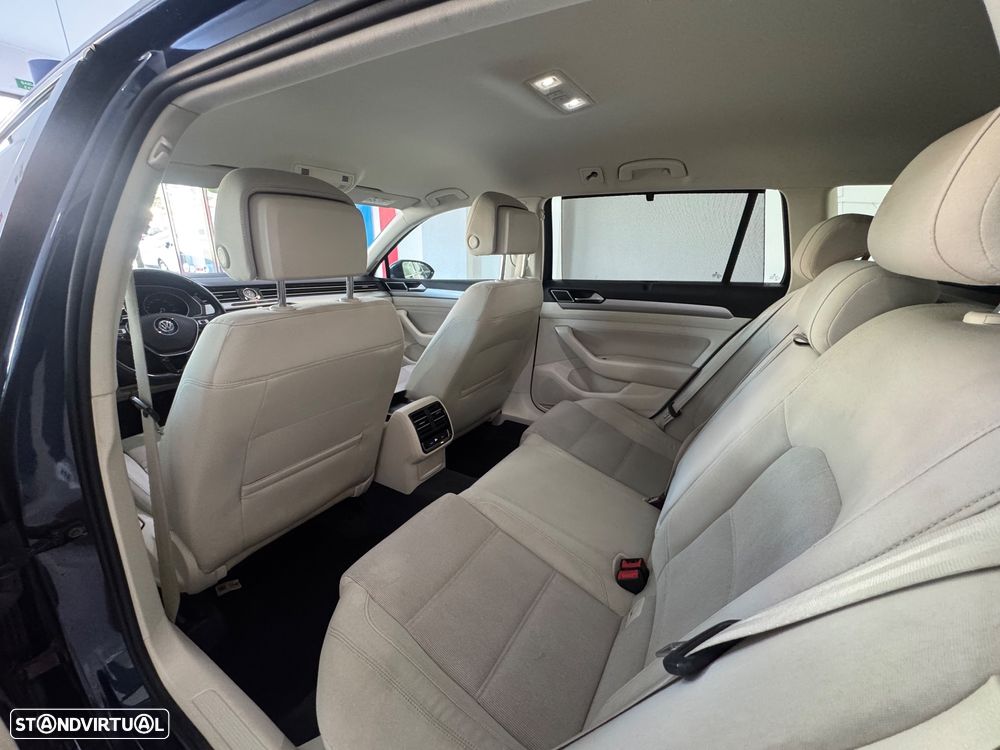 VW Passat 1.6 TDI BlueMotion - 9