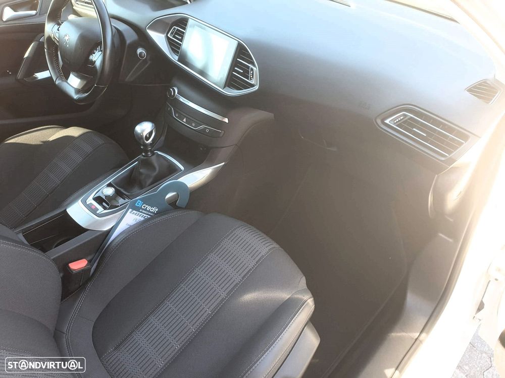Peugeot 308 1.6 BlueHDi Allure J17 - 31