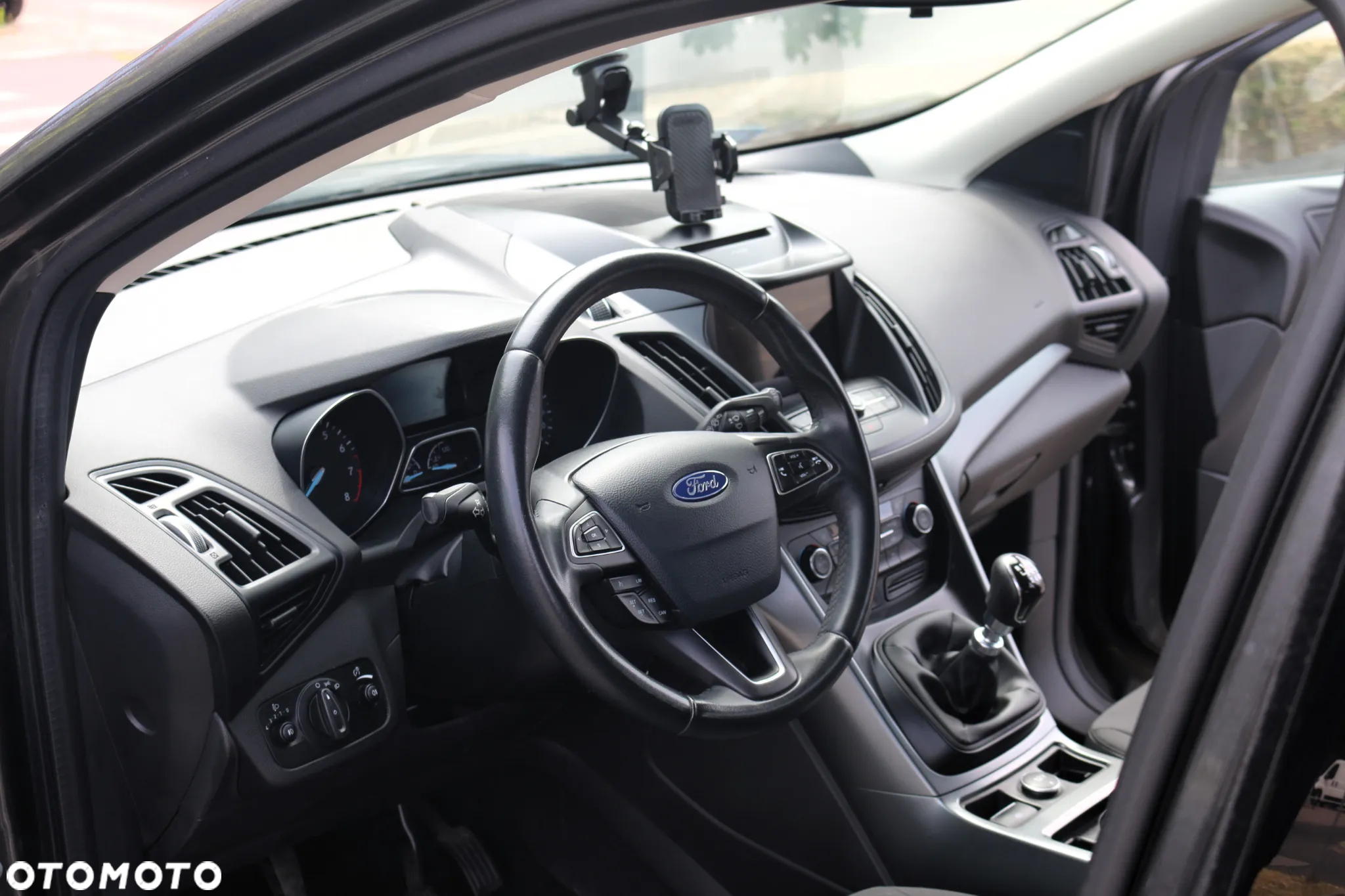 Ford Kuga - 2