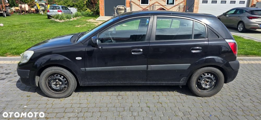 Kia Rio - 2