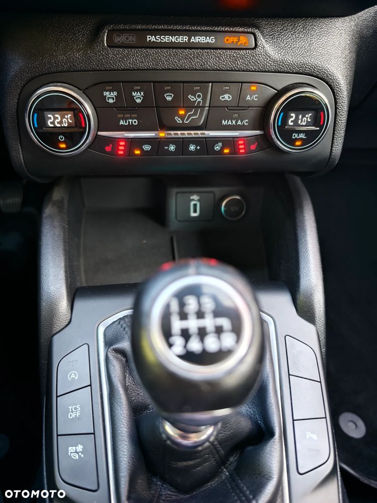 Ford Focus 1.0 EcoBoost STart-Stopp-System TITANIUM X - 39