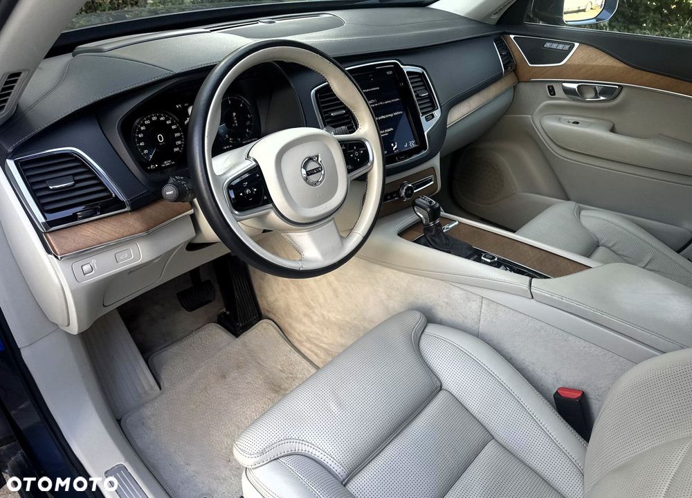 Volvo XC 90 - 11