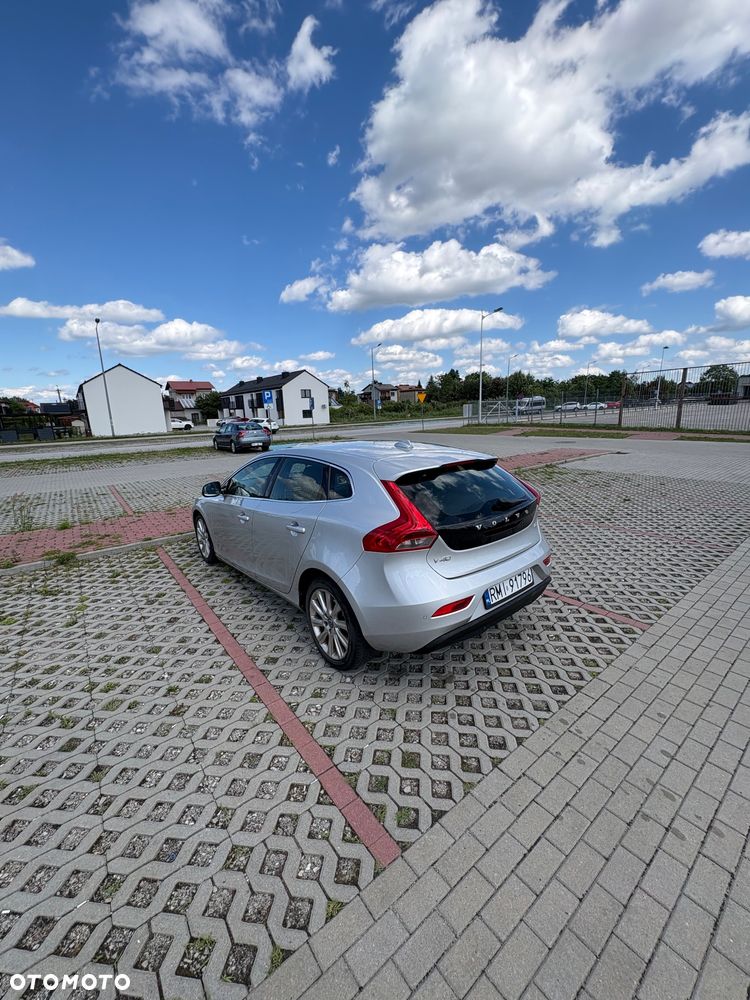 Volvo V40 D2 Momentum - 8