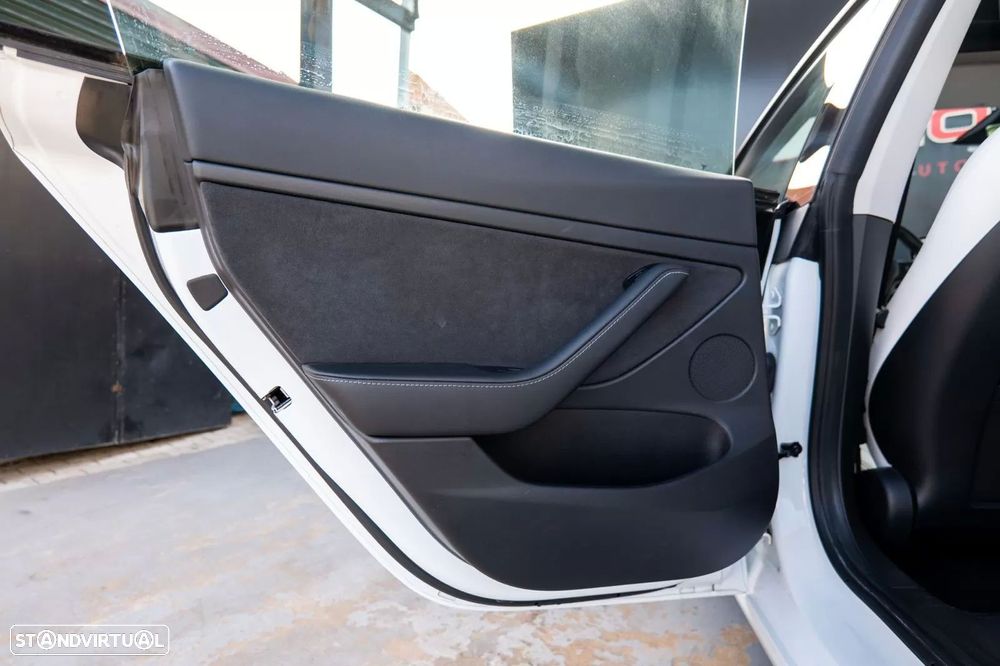 Tesla Model 3 - 17