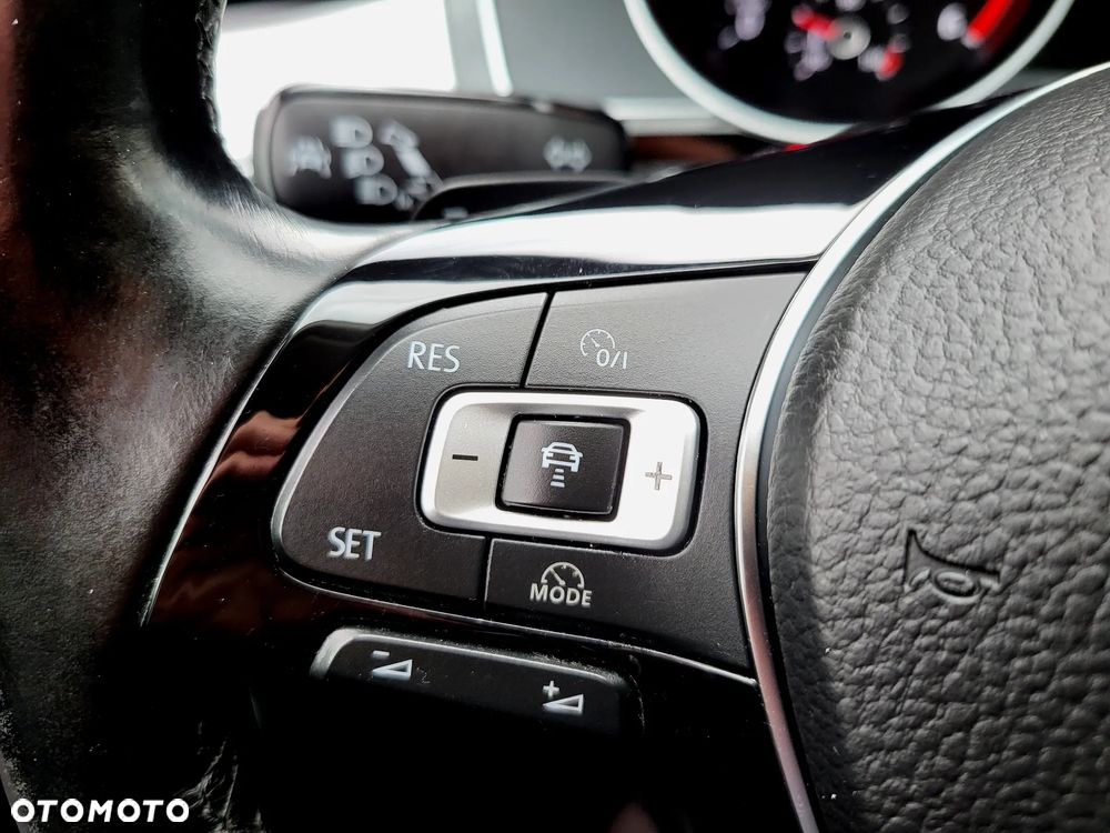 Volkswagen Passat - 38