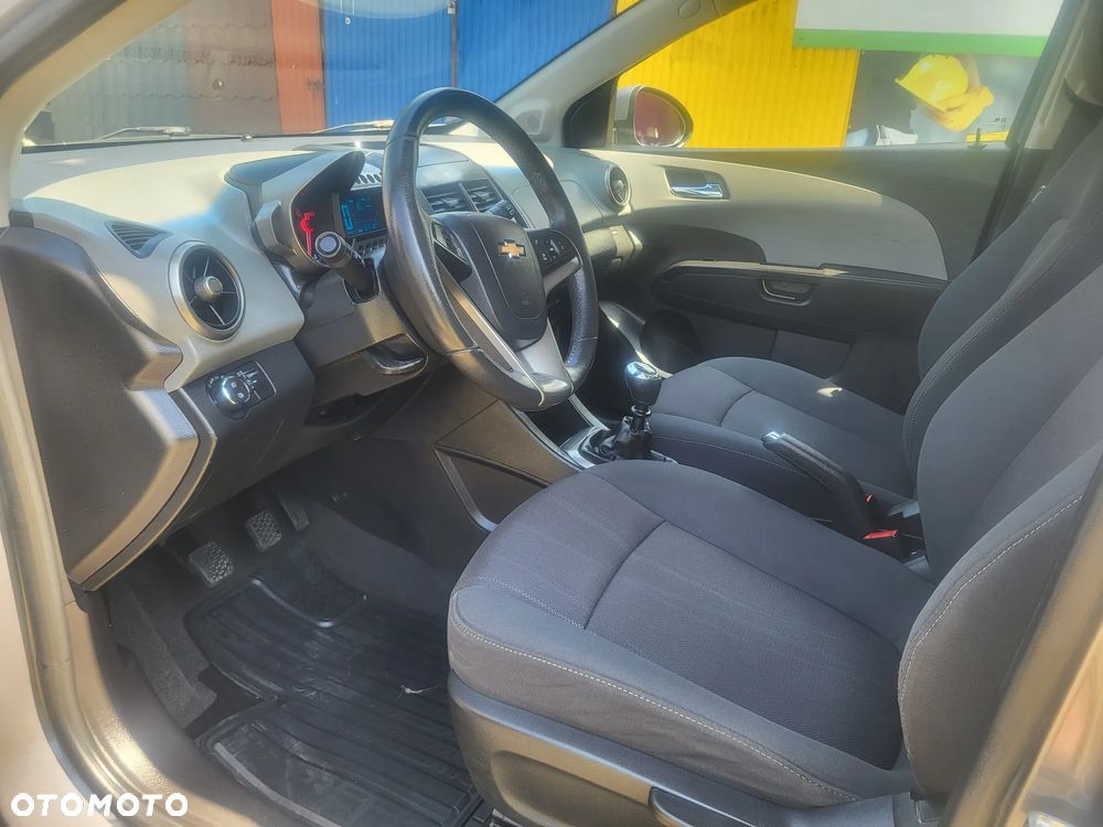 Chevrolet Aveo 1.6 LTZ - 9