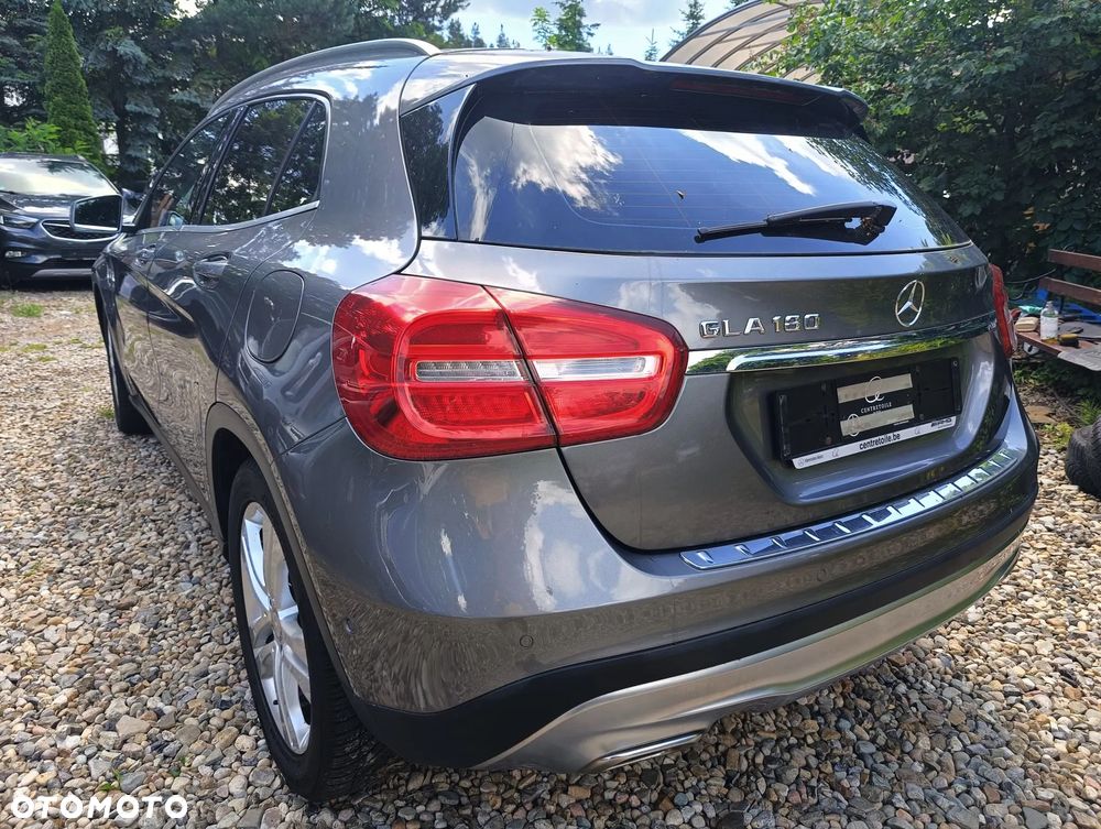 Mercedes-Benz GLA 180 Urban - 6