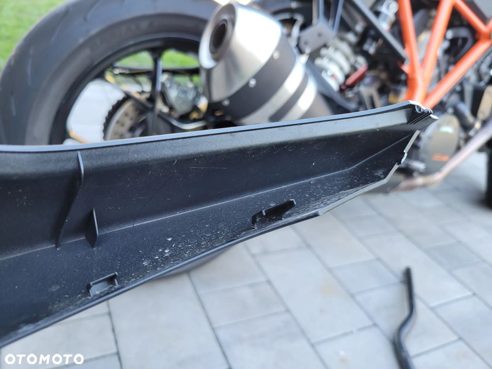 Owiewka, osłona, bok, boczek, zadupek, ogon Honda CB 125R - 17