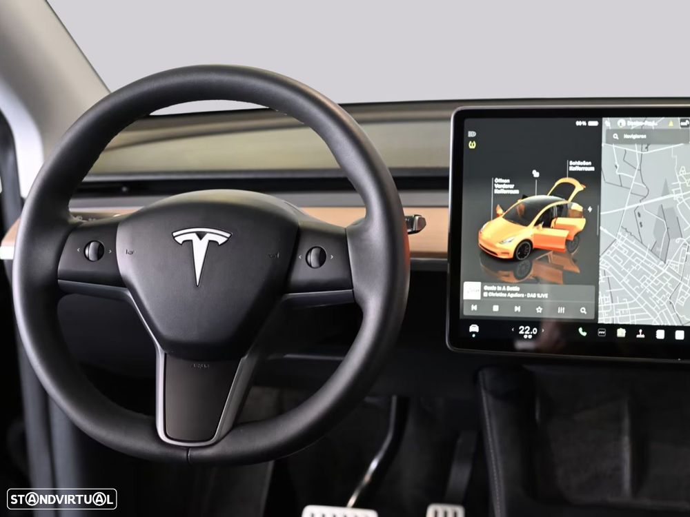 Tesla Model Y - 6