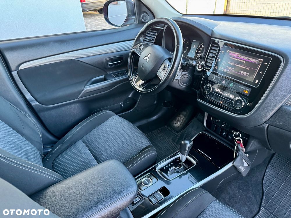 Mitsubishi Outlander - 7
