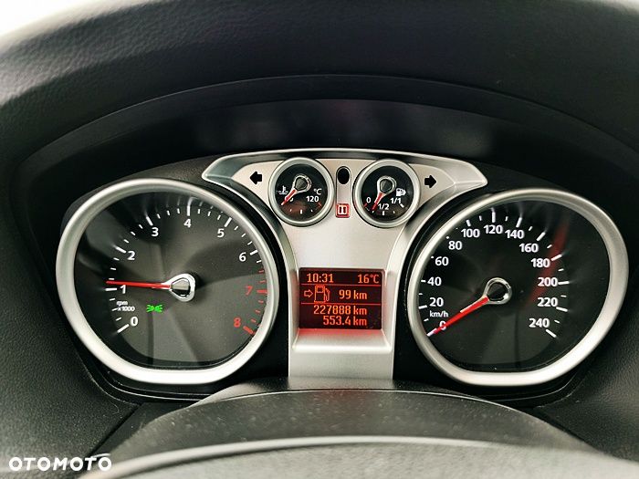 Ford Focus - 25