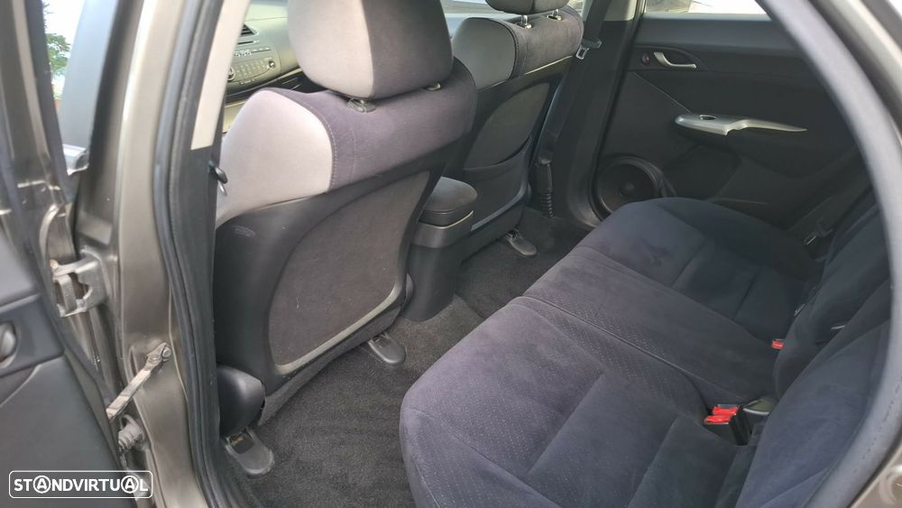 Honda Civic 1.4 Comfort - 9