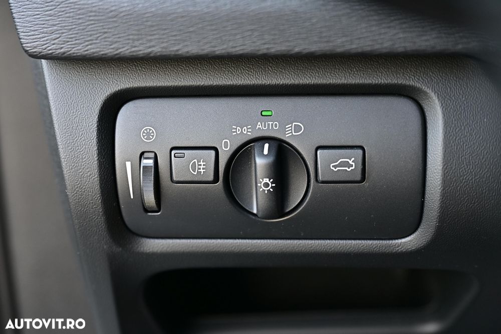 Volvo V40 D3 Geartronic - 31