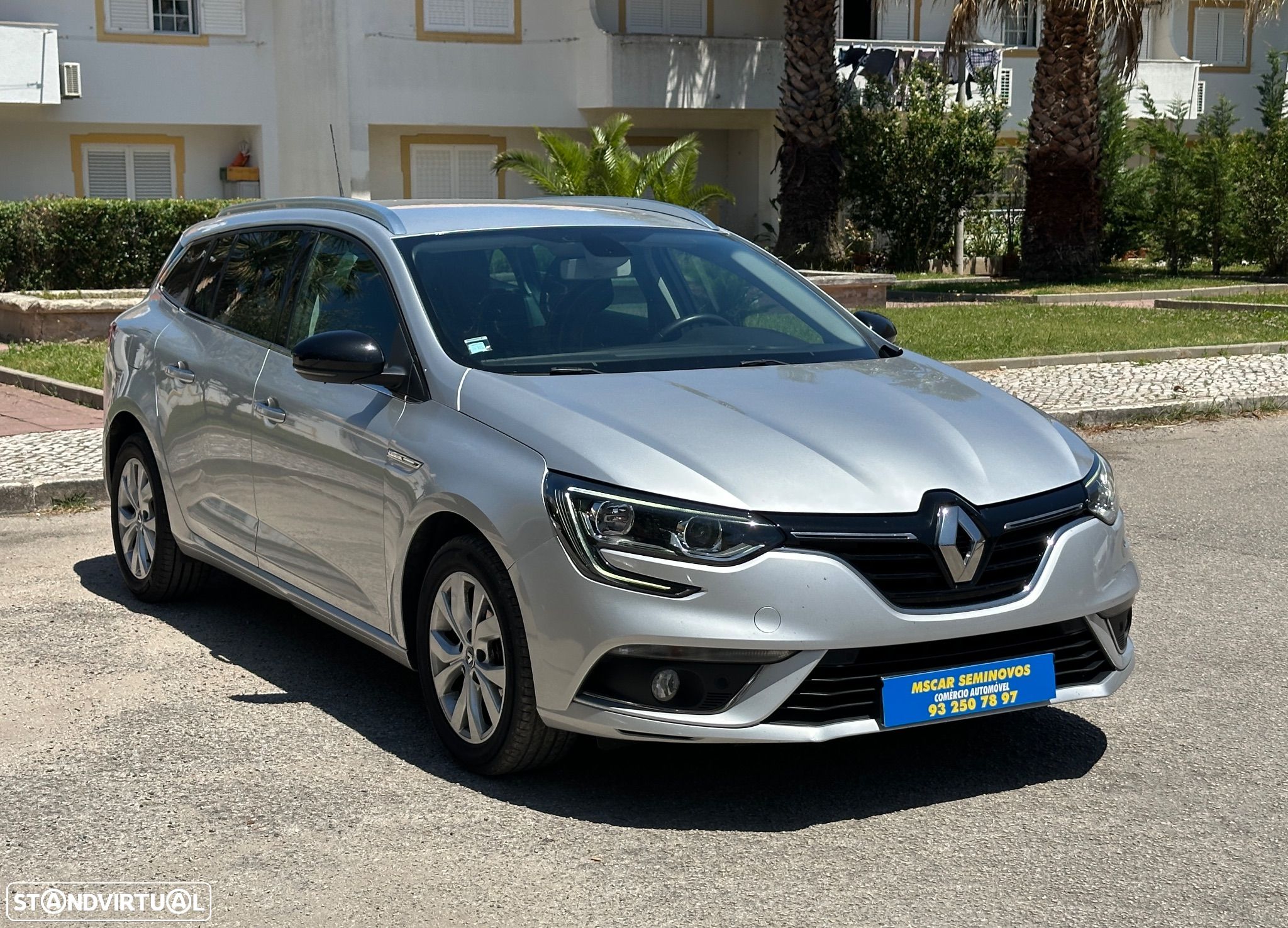Renault Mégane Sport Tourer 1.5 Blue dCi Limited - 1
