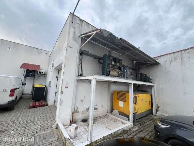 Trespasse supermercado 650m2 com parqueamento - Grande imagem: 2/11