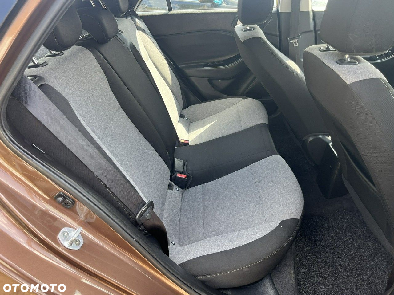 Hyundai i20 - 12