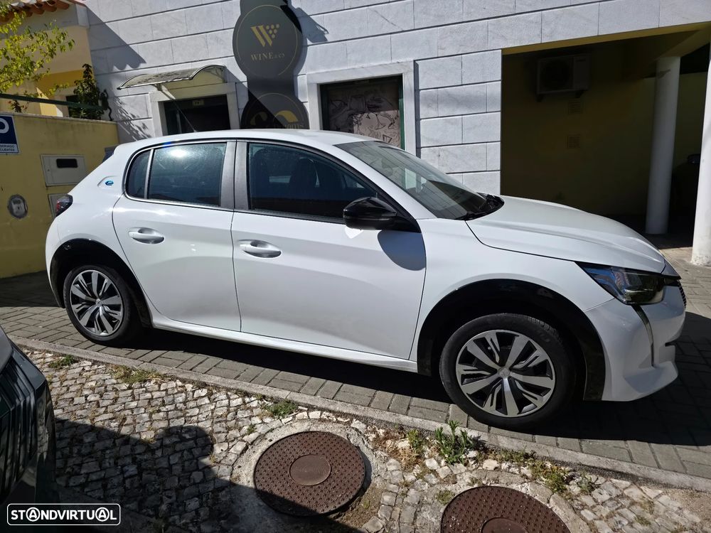 Peugeot 208 - 1