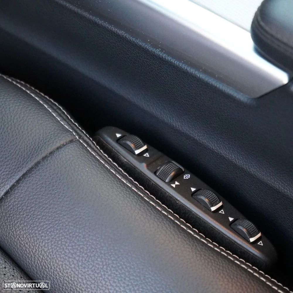 Mercedes-Benz E 300 Bluetec Hybrid Avantgarde - 33