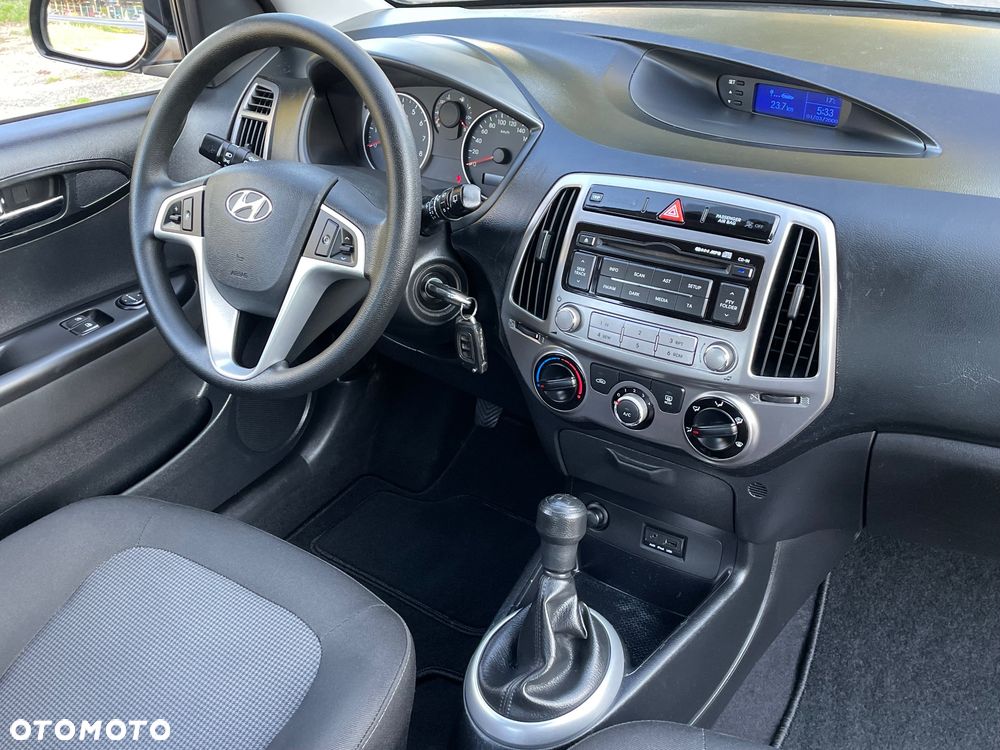 Hyundai i20 - 13