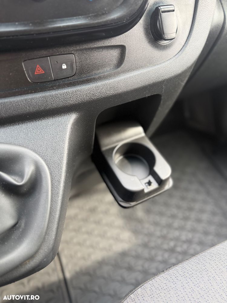 Opel VIVARO - 26
