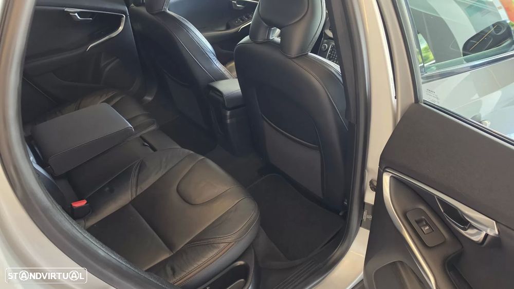 Volvo V40 Cross Country 1.6 D2 Summum - 47