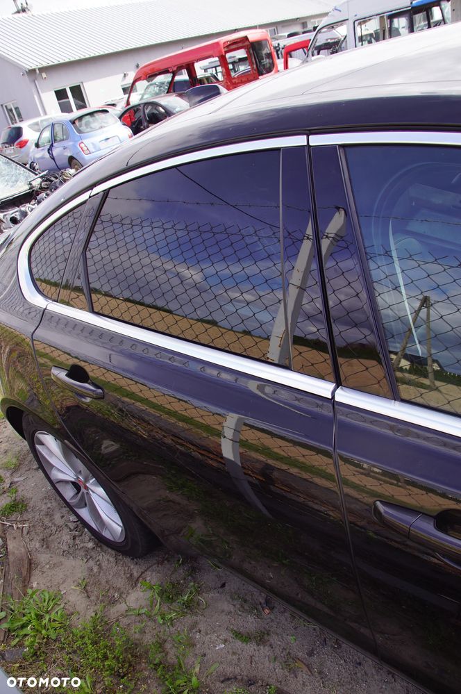 Auto na części 692106889 Jaguar XF X260 2017 2.0 d aj200 204DTA 180 km skrzynia ZF 8HP45 Santorini Black drzwi prawe błotnik lampa grill silnik skrzynia biegów klapa fotele lampy dpf  szyba lusterko deska wybierak pokrętło selektor skup aut - 27