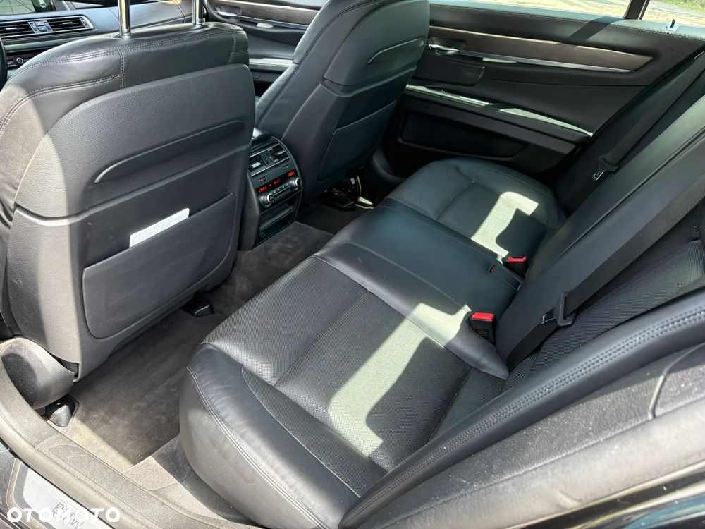 BMW Seria 7 730d - 26