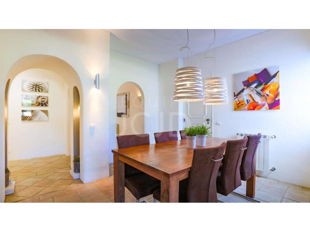 Fantástica Moradia Isolada T4 Frente ao Golfe, Totalmente Remodelad... - Grande imagem: 5/53