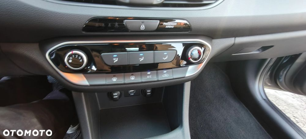 Hyundai i30 1.4 Trend - 17