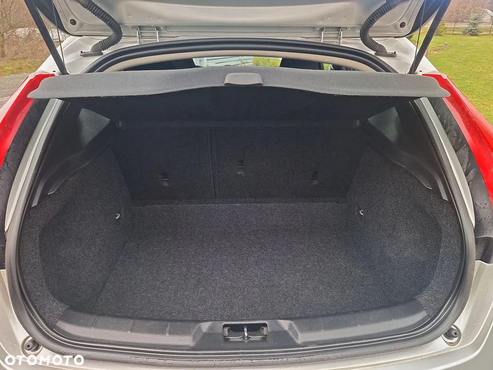 Volvo V40 ver-d2-kinetic - 19