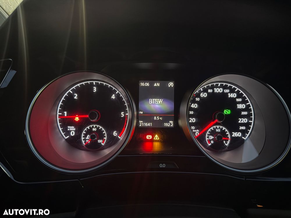 Volkswagen Touran 2.0 TDI SCR DSG Highline - 39