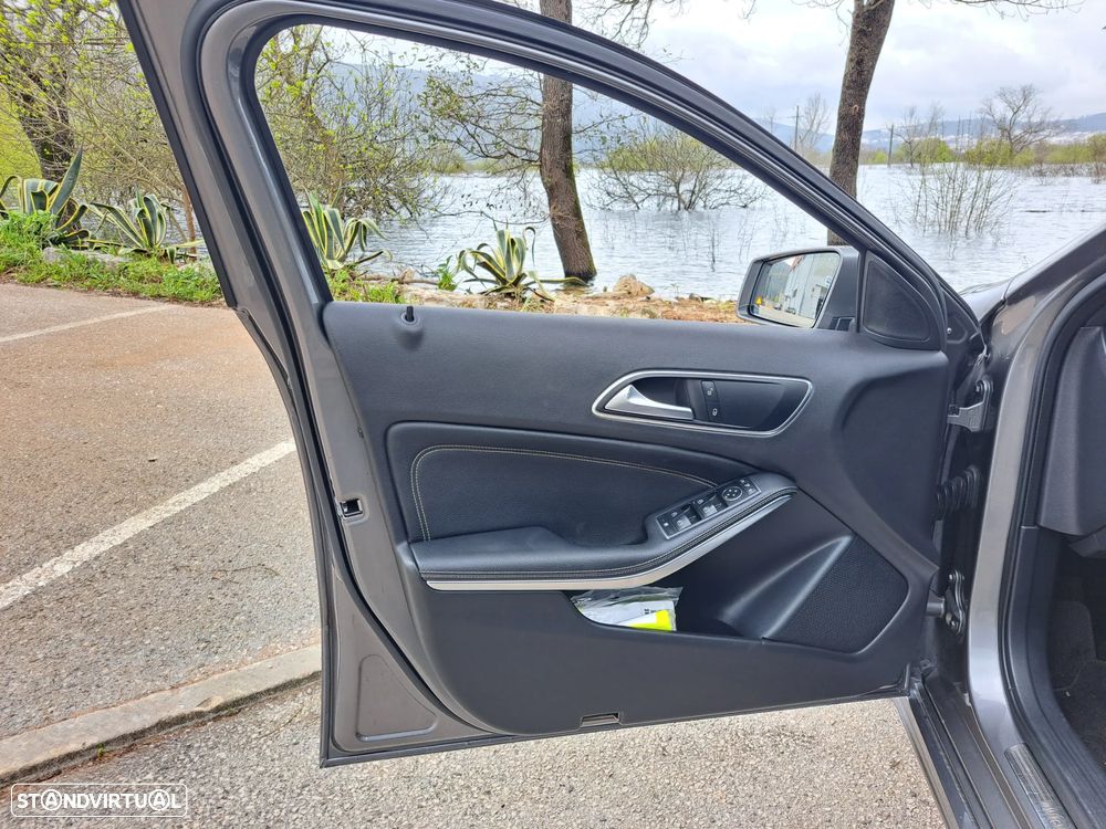 Mercedes-Benz A 180 d 7G-DCT Urban - 13