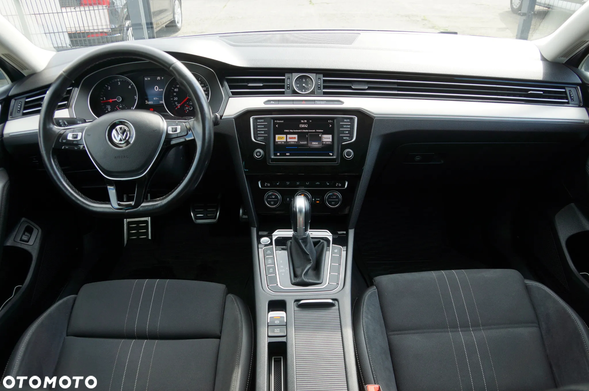 Volkswagen Passat Variant 2.0 TDI SCR DSG 4Motion Alltrack - 11
