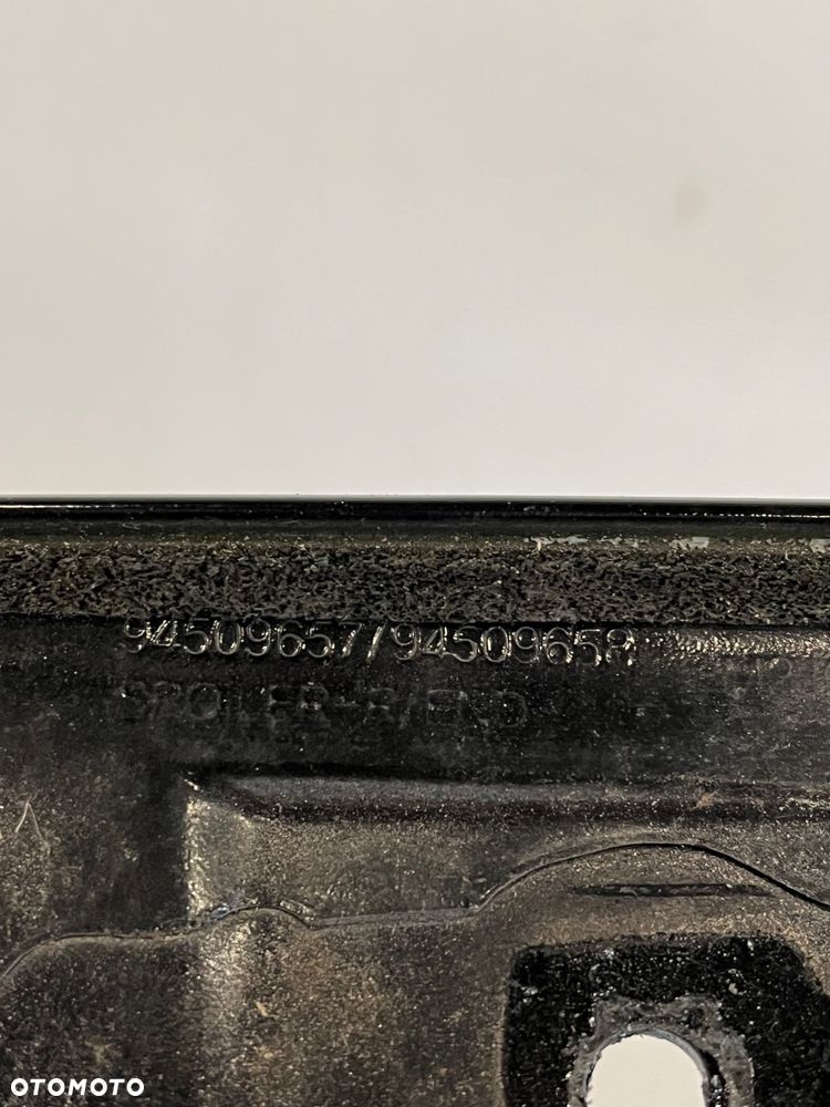 Spoiler klapy bagażnika Opel Karl - 4