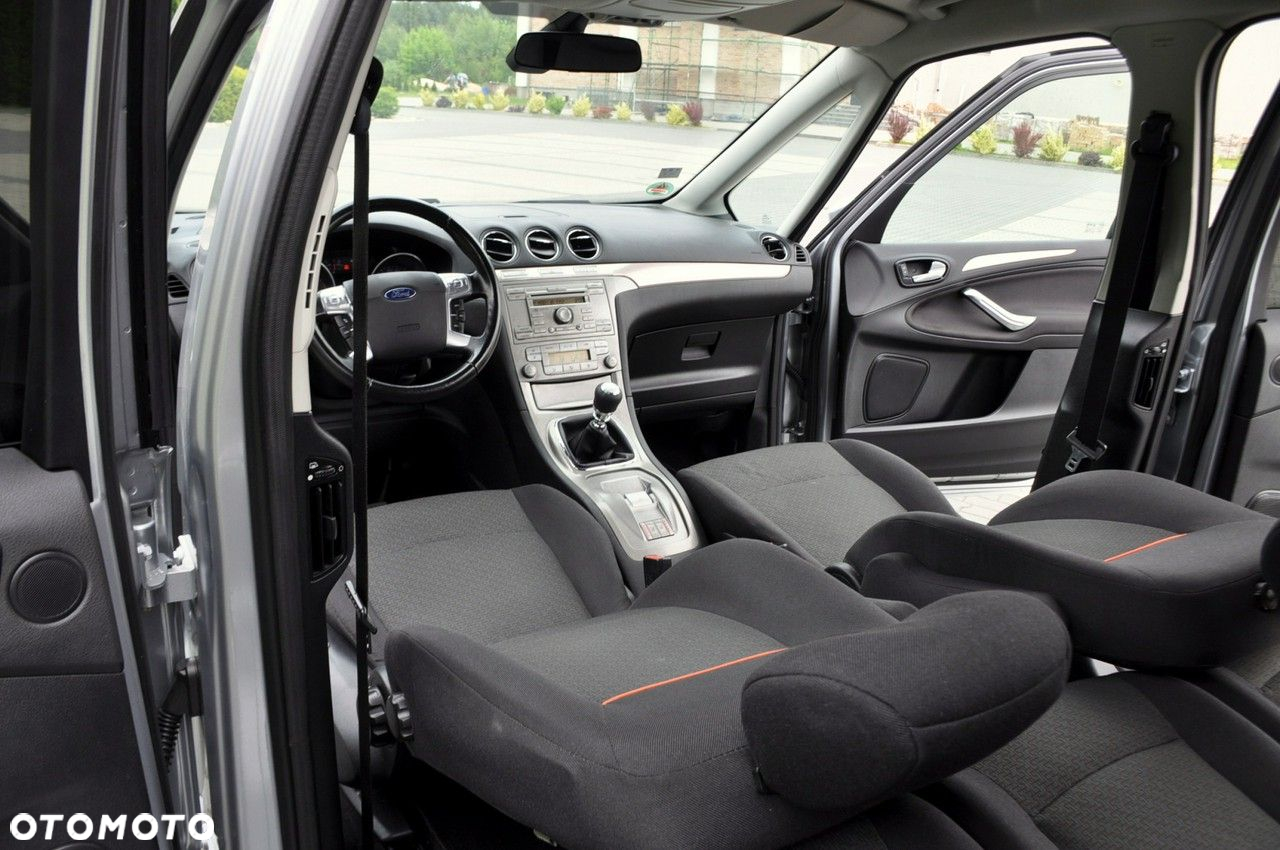 Ford Galaxy - 28