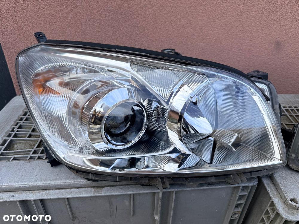 Lampa przednia TOYOTA RAV4 III LIFT KOMPLET EUROPA ORYGINALNE - 2