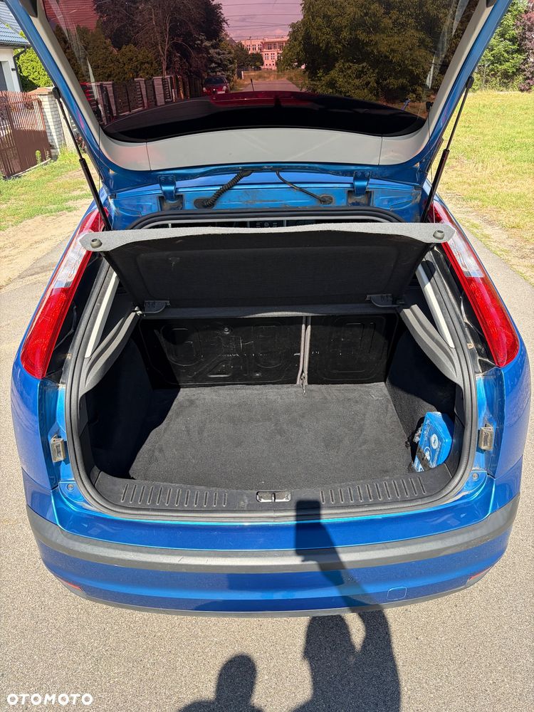 Ford Focus 1.6 16V Style - 14
