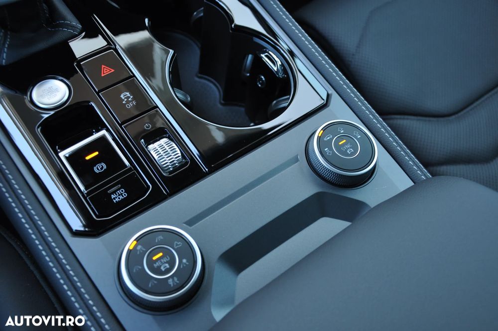 Volkswagen Touareg V6 TDI 4MOTION R-Line - 28