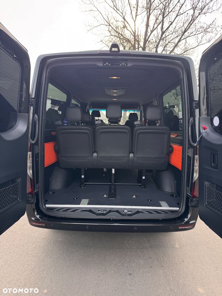 Mercedes-Benz Sprinter - 16