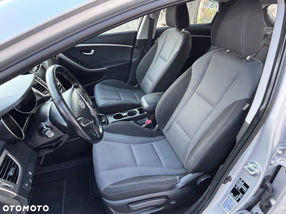 Hyundai i30 1.6 CRDi Premium - 24