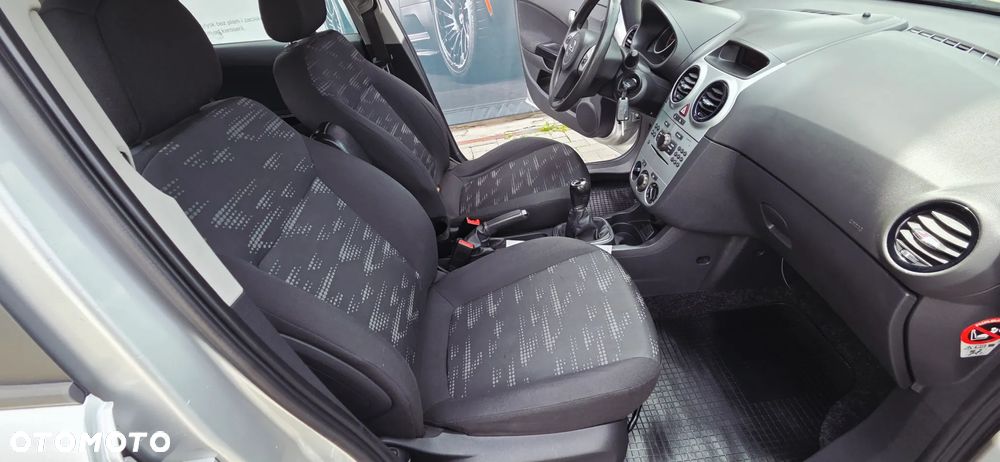 Opel Corsa 1.2 16V Enjoy - 31