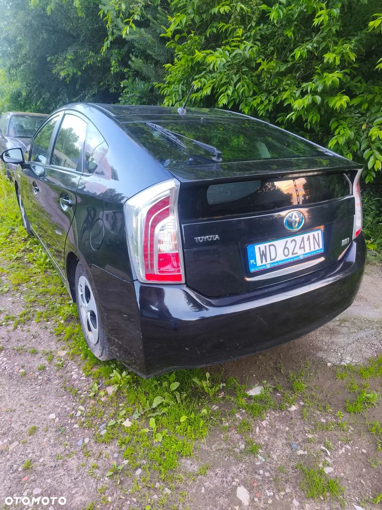 Toyota Prius 1.8 HSD Premium - 4