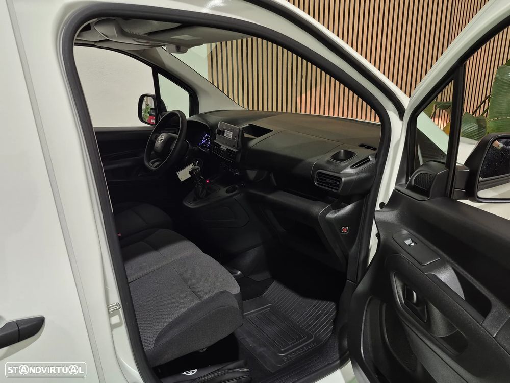 Toyota Proace 1.5D - 2022 - 3 LUG | GARANTIA | NACIONAL - 22