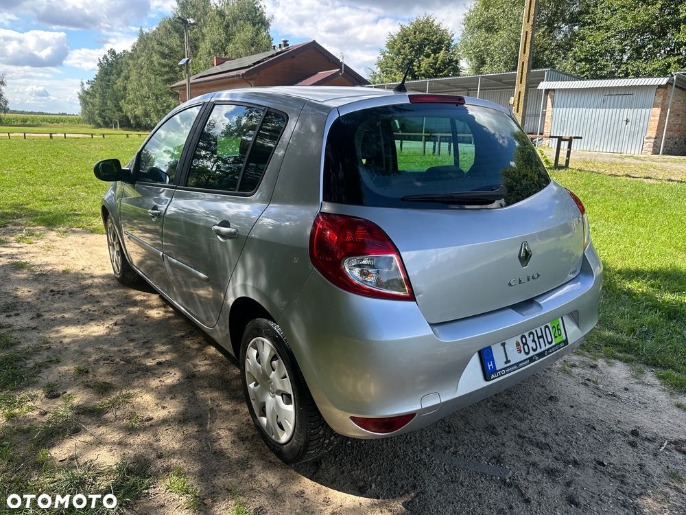 Renault Clio - 12