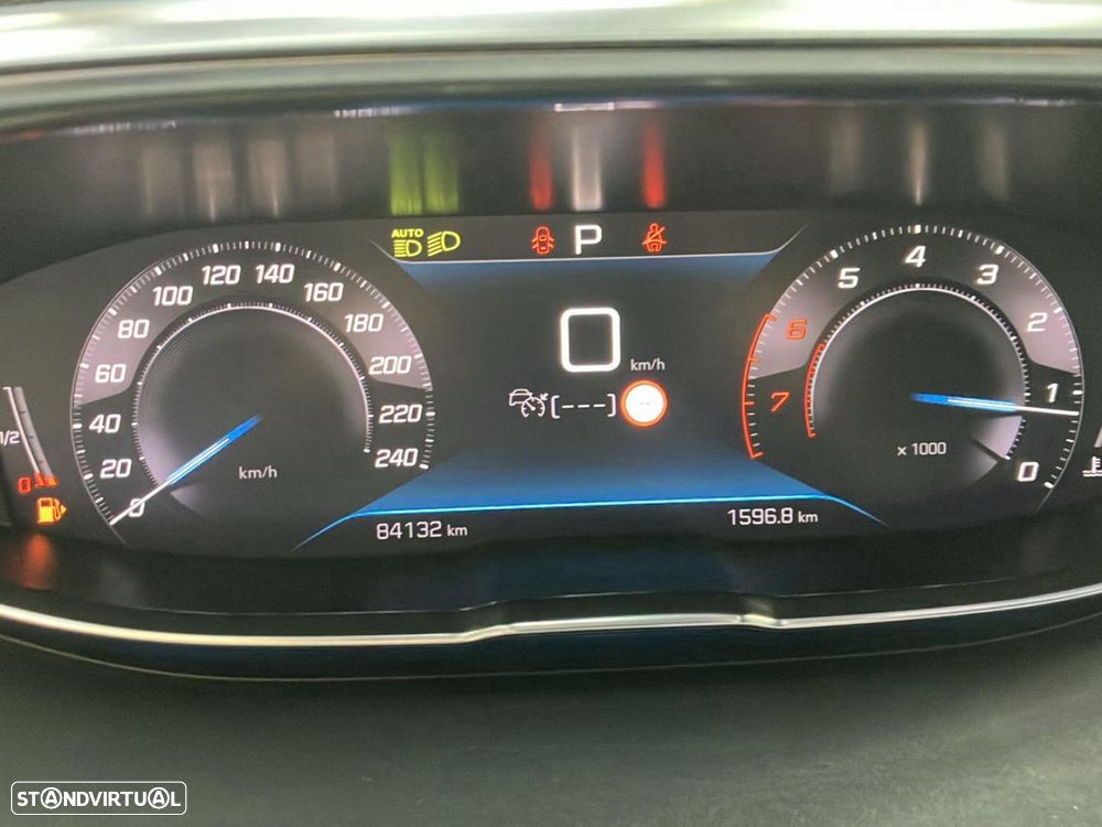 Peugeot 3008 1.2 PureTech Allure EAT8 - 11