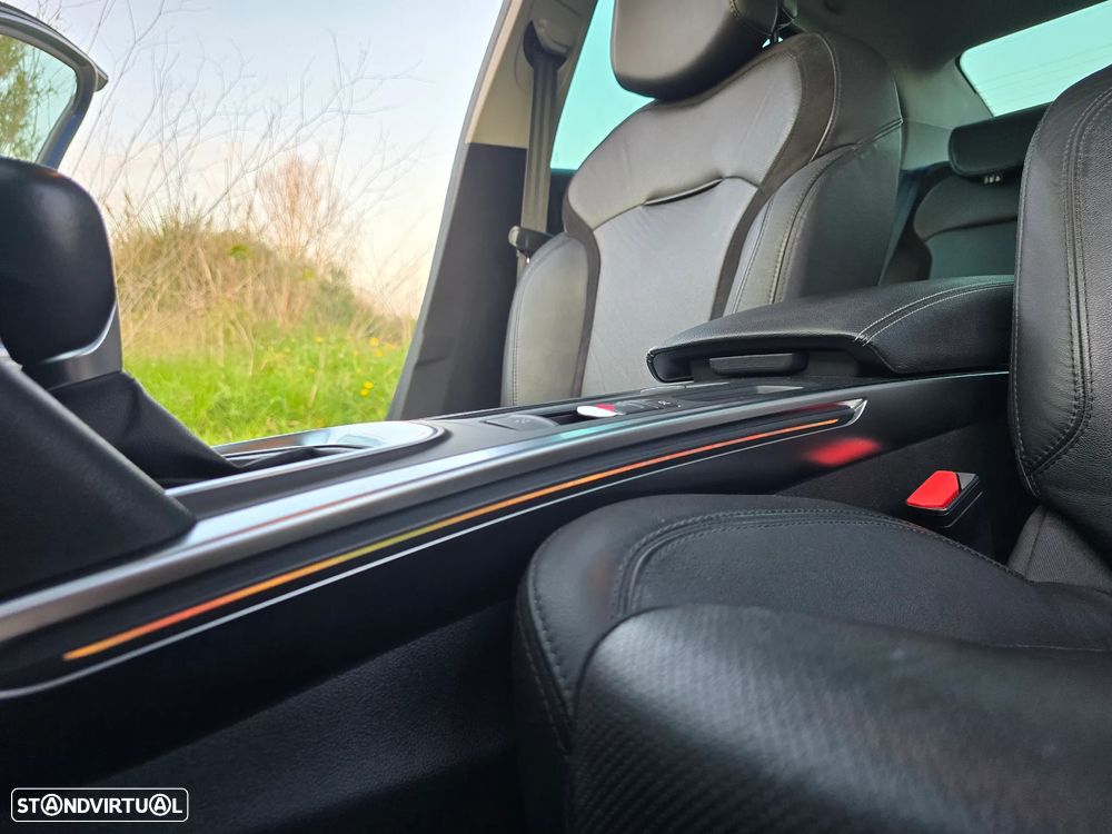 Renault Mégane Grand Coupe 1.3 TCe Limited EDC - 10