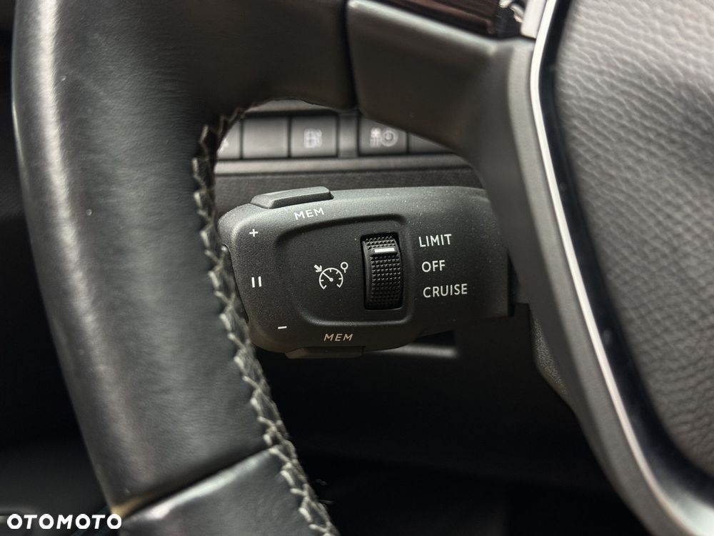 Peugeot 3008 1.6 PureTech Hybrid PHEV Allure Pack S&S EAT8 - 24