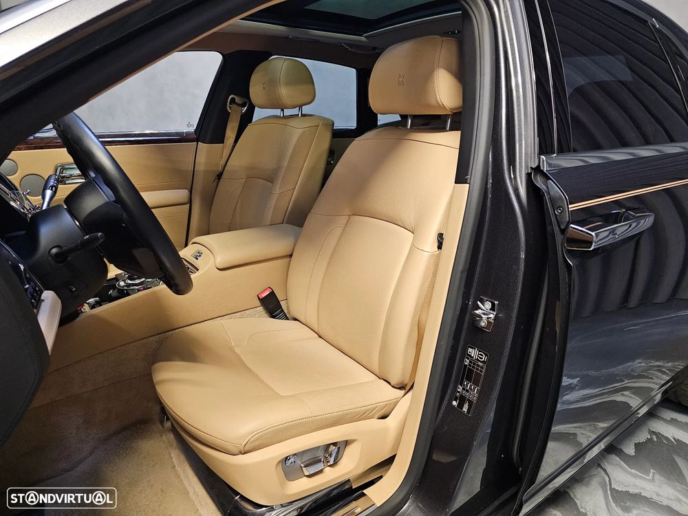 Rolls Royce Ghost - 30